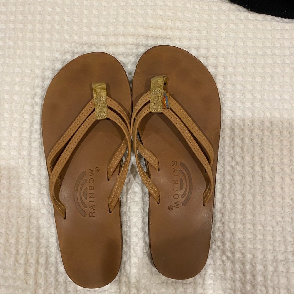Women’s Rainbow flip flops double strap women’s medium worn one time